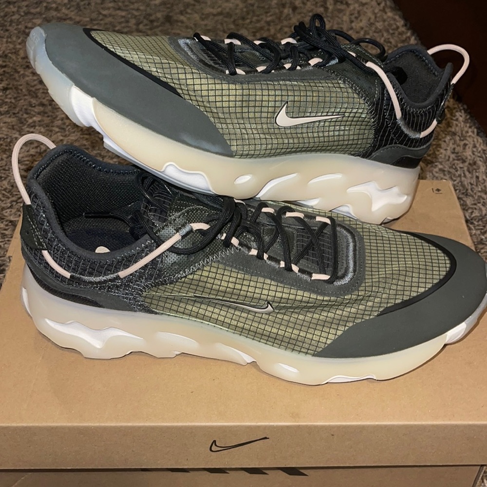 BRAND NEW. boyfriend won’t wear, never used.